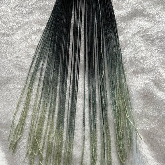 Ombré Fringe fabric necklace - Picture 9 of 9